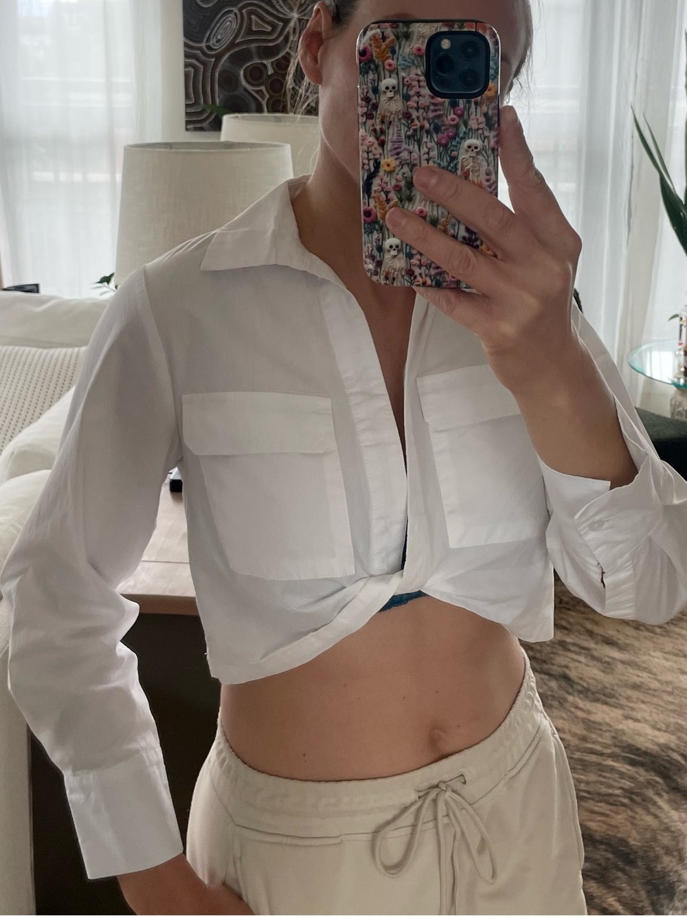Commense White Cropped Knot-Front Button Down Shirt - Picture 2 of 8